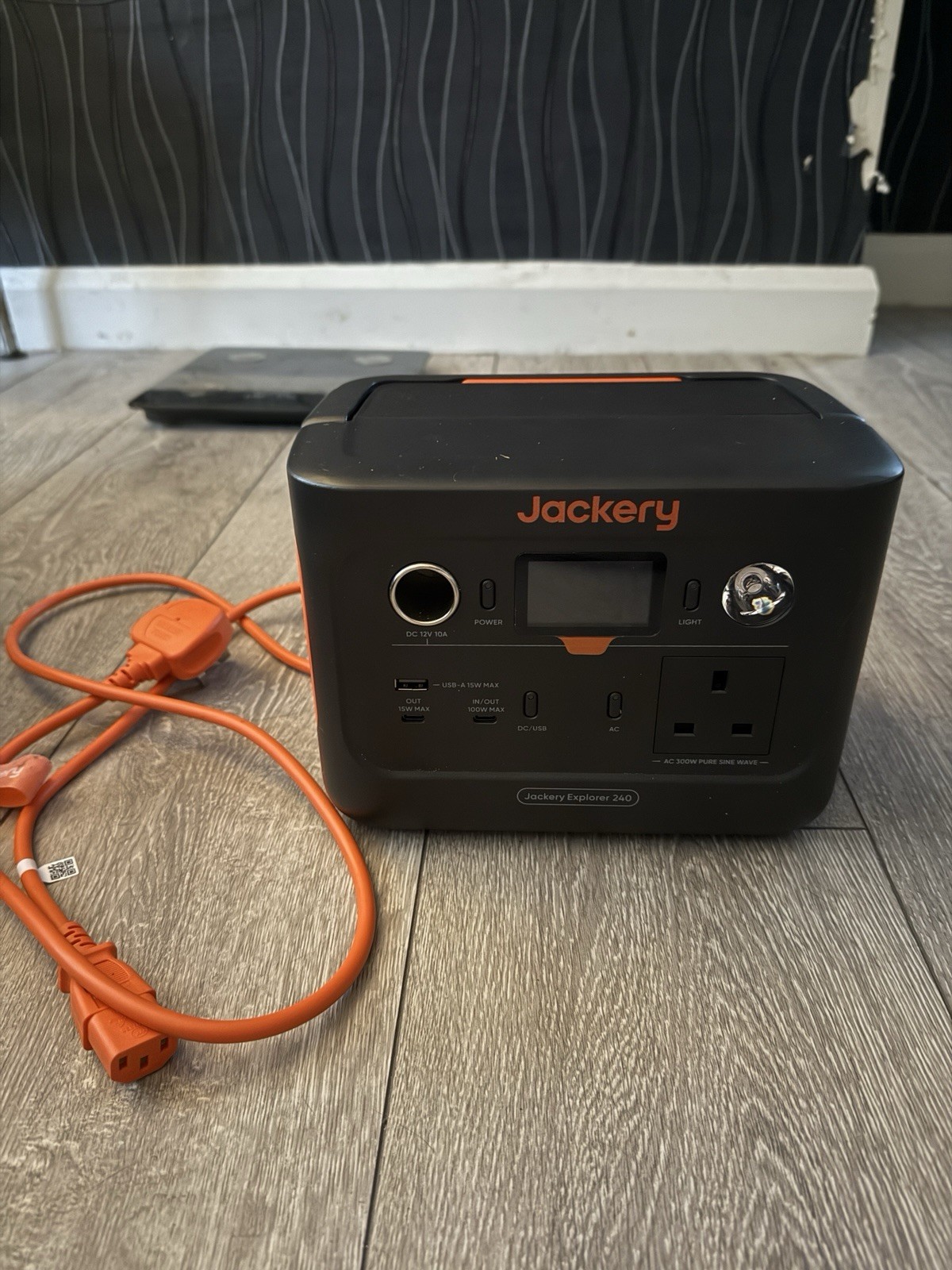 Jackery Explorer 240